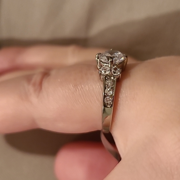 Cubic zirconia stainless steel ring - Picture 4 of 7